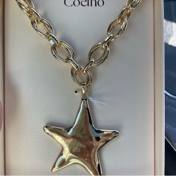 STAR!!! Gold tone link necklace!! New in box - Picture 2 of 4